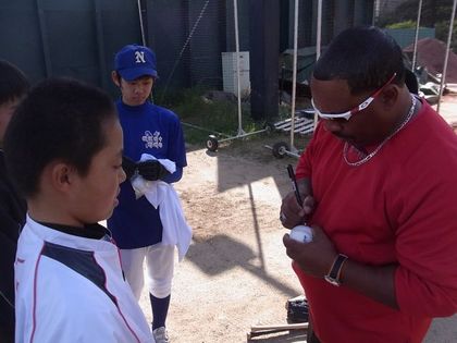 baseball-com1-310430[1]