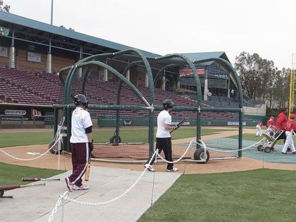 baseball-com1-310425[1]