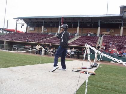 baseball-com1-310427[1]
