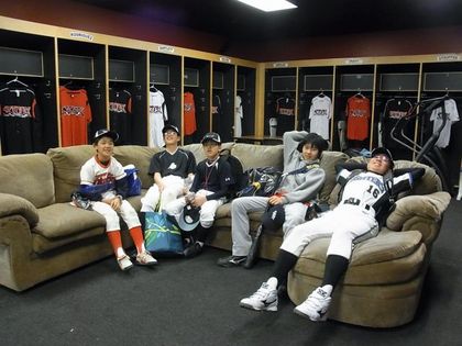 baseball-com1-228501[1]